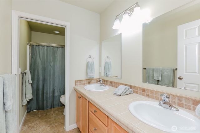 1568 Puget Drive E, Port Orchard, WA 98366