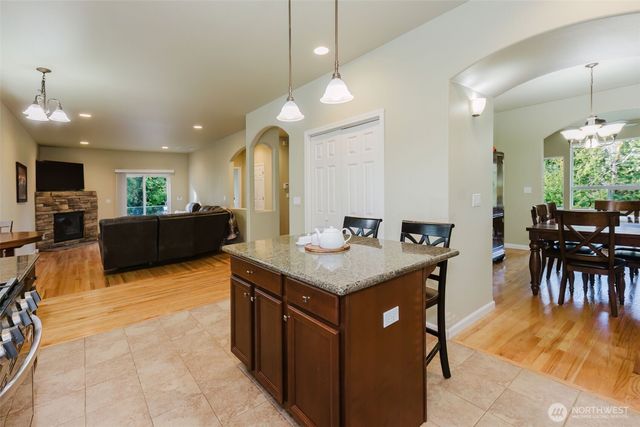 1568 Puget Drive E, Port Orchard, WA 98366