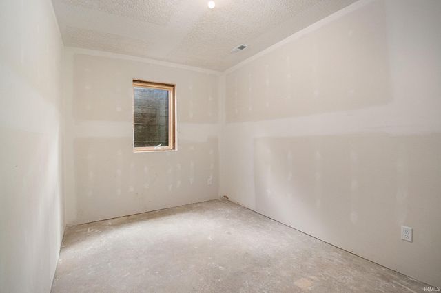 18329 Saker Court, New Paris, IN 46553
