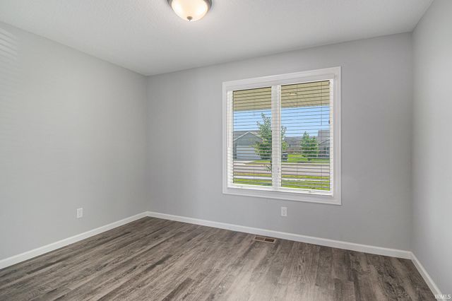 18329 Saker Court, New Paris, IN 46553