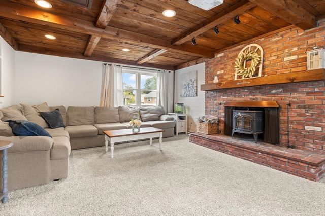 11 Old Farm Rd, Beverly, MA 01915