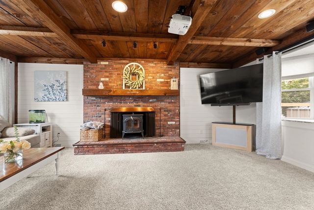 11 Old Farm Rd, Beverly, MA 01915