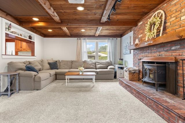 11 Old Farm Rd, Beverly, MA 01915