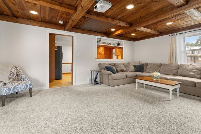 11 Old Farm Rd, Beverly, MA 01915