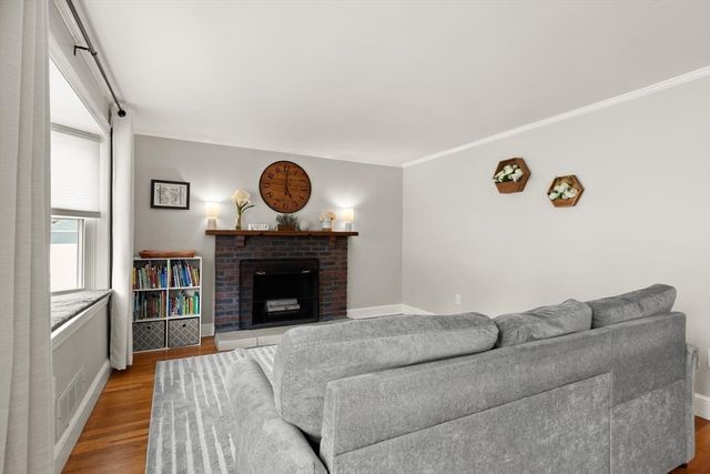 11 Old Farm Rd, Beverly, MA 01915