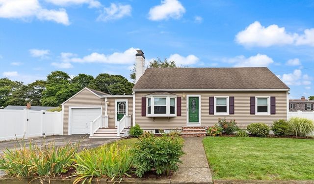 11 Old Farm Rd, Beverly, MA 01915