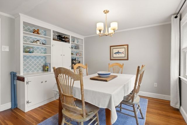 11 Old Farm Rd, Beverly, MA 01915