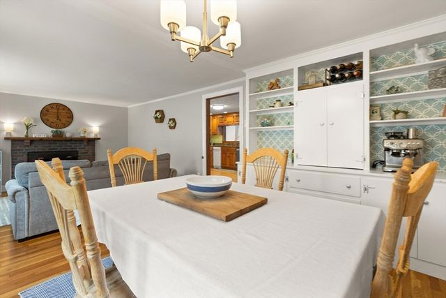 11 Old Farm Rd, Beverly, MA 01915