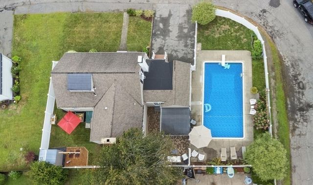 11 Old Farm Rd, Beverly, MA 01915