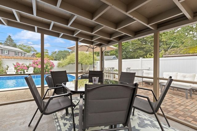 11 Old Farm Rd, Beverly, MA 01915