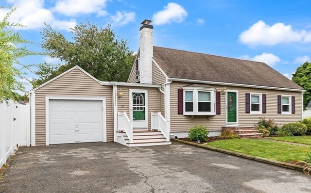 11 Old Farm Rd, Beverly, MA 01915
