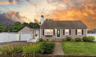 11 Old Farm Rd, Beverly, MA 01915
