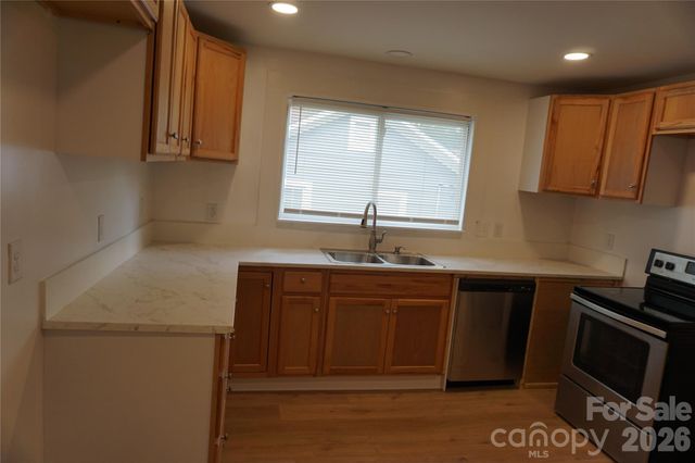1124 W Mauney Avenue, Gastonia, NC 28052