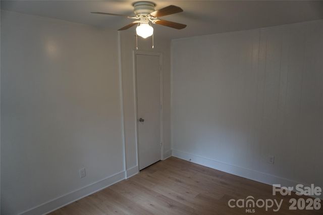 1124 W Mauney Avenue, Gastonia, NC 28052