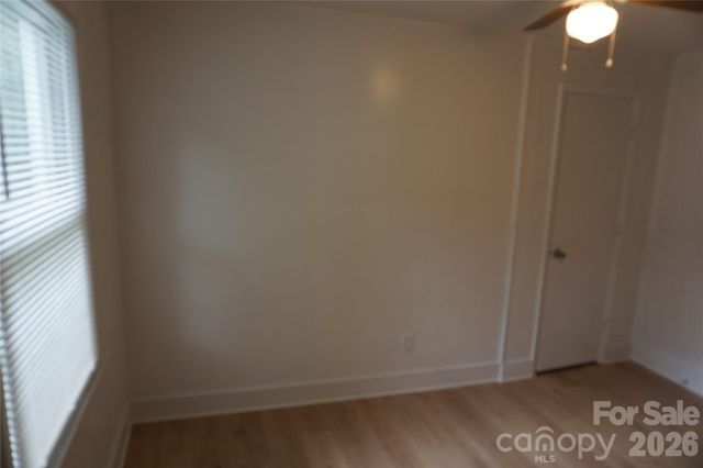 1124 W Mauney Avenue, Gastonia, NC 28052