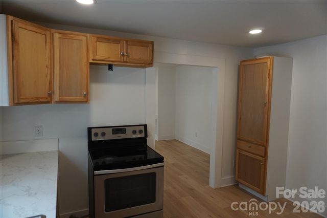 1124 W Mauney Avenue, Gastonia, NC 28052