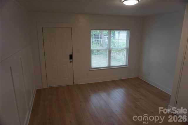 1124 W Mauney Avenue, Gastonia, NC 28052