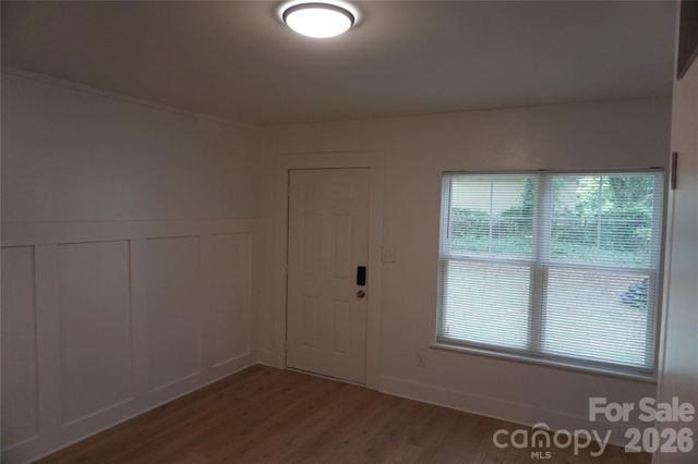 1124 W Mauney Avenue, Gastonia, NC 28052