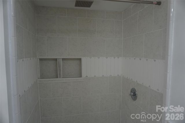 1124 W Mauney Avenue, Gastonia, NC 28052
