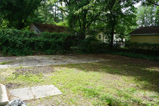 1124 W Mauney Avenue, Gastonia, NC 28052