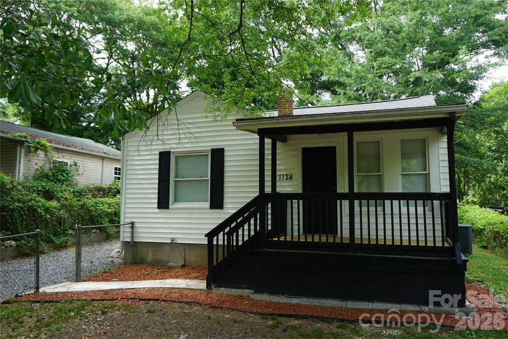 1124 W Mauney Avenue, Gastonia, NC 28052