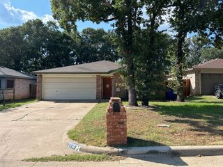 1116 Hidden Creek Drive, Mansfield, TX 76063
