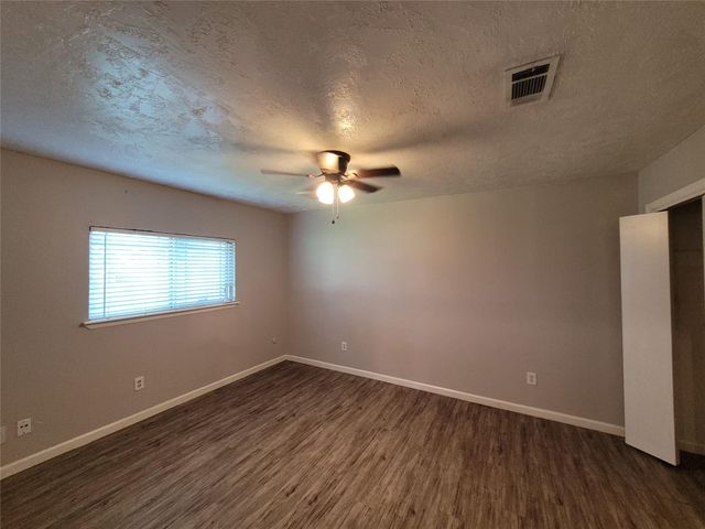 9843 Mill Shadow Drive, Houston, TX 77070