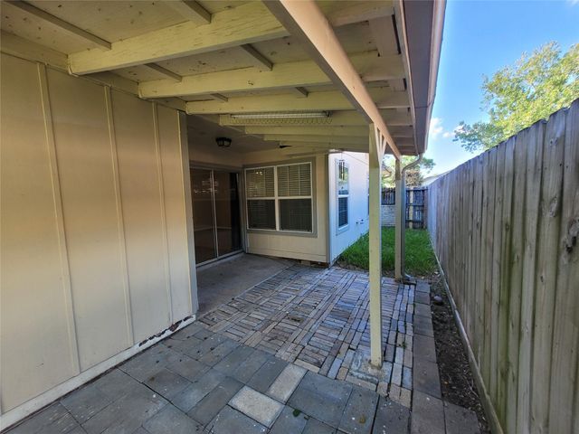 9843 Mill Shadow Drive, Houston, TX 77070