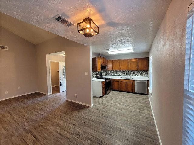 9843 Mill Shadow Drive, Houston, TX 77070