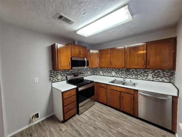 9843 Mill Shadow Drive, Houston, TX 77070