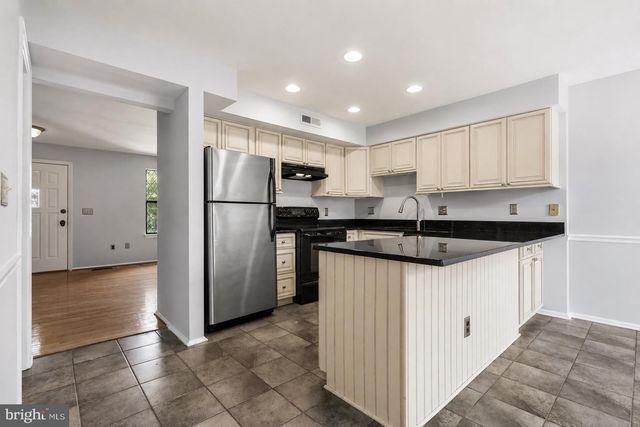 34 MILLARD CT, Sterling, VA 20165