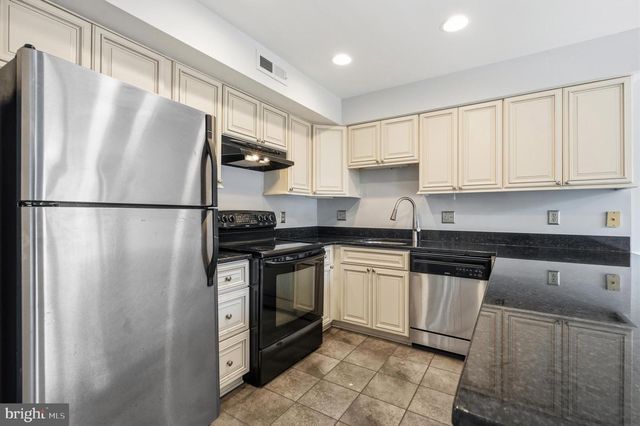 34 MILLARD CT, Sterling, VA 20165