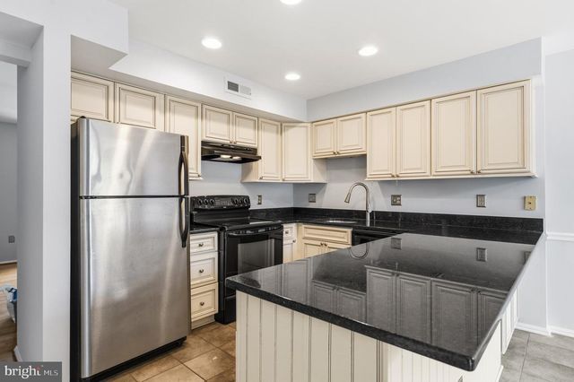 34 MILLARD CT, Sterling, VA 20165