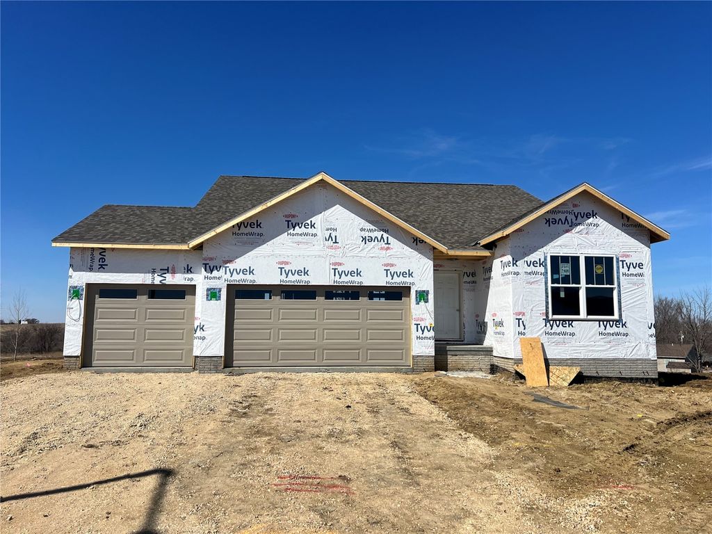 7408 Country Ridge Drive NW, Cedar Rapids, IA 52405