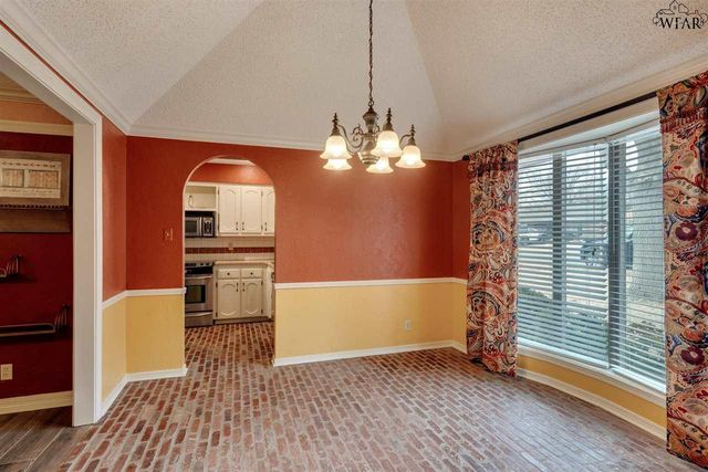 2733 SHEPHERDS GLEN, Wichita Falls, TX 76308