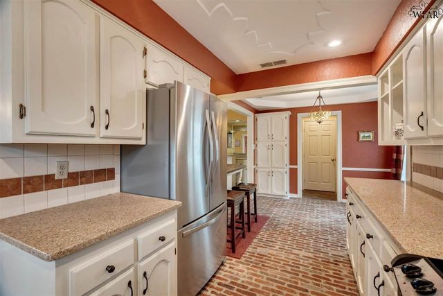 2733 SHEPHERDS GLEN, Wichita Falls, TX 76308