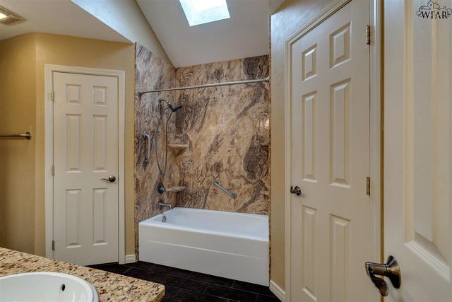 2733 SHEPHERDS GLEN, Wichita Falls, TX 76308