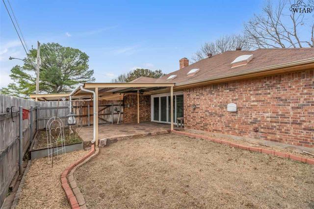2733 SHEPHERDS GLEN, Wichita Falls, TX 76308