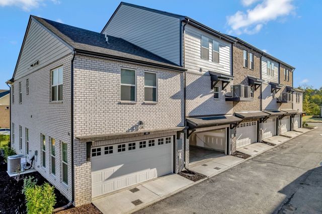 510 Mantes Aly, Hendersonville, TN 37075