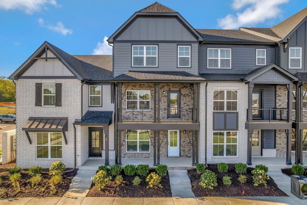 510 Mantes Aly, Hendersonville, TN 37075