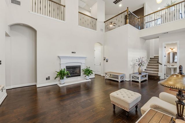 401 Bellagio DR, Lakeway, TX 78734