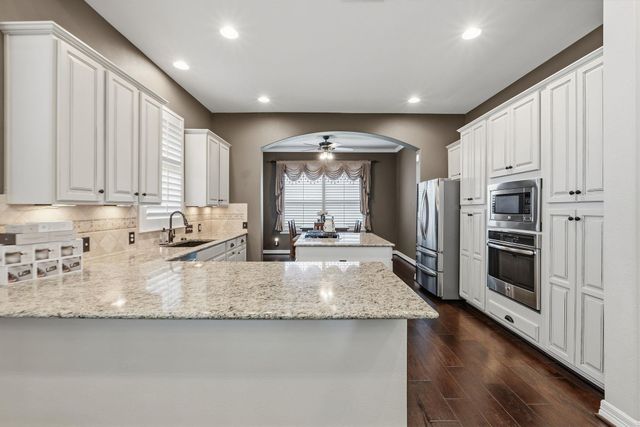 401 Bellagio DR, Lakeway, TX 78734