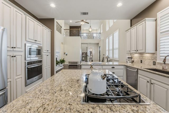 401 Bellagio DR, Lakeway, TX 78734