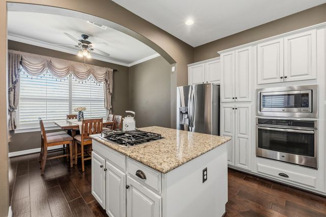 401 Bellagio DR, Lakeway, TX 78734