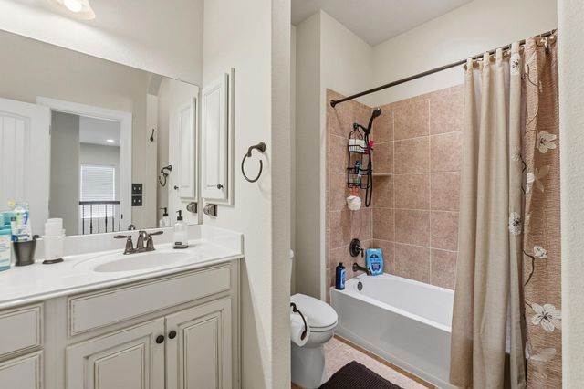 401 Bellagio DR, Lakeway, TX 78734