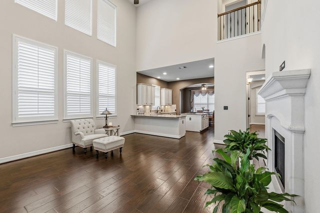 401 Bellagio DR, Lakeway, TX 78734