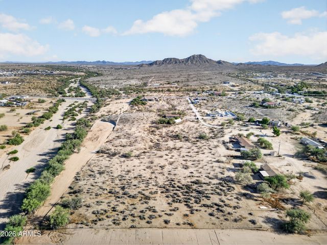21518 W NARRAMORE Road, Buckeye, AZ 85326
