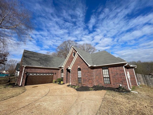 30 HARBOR OAKS CV, Oakland, TN 38060