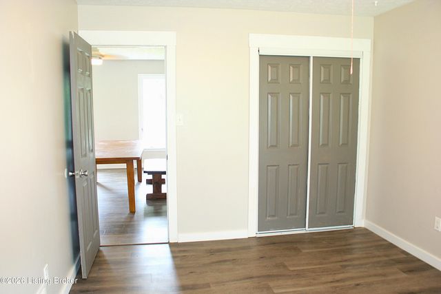 424 Old Mill Stream Ln, Shepherdsville, KY 40165