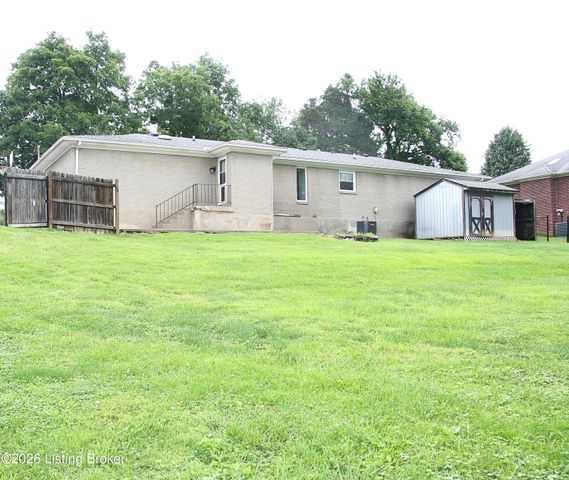 424 Old Mill Stream Ln, Shepherdsville, KY 40165